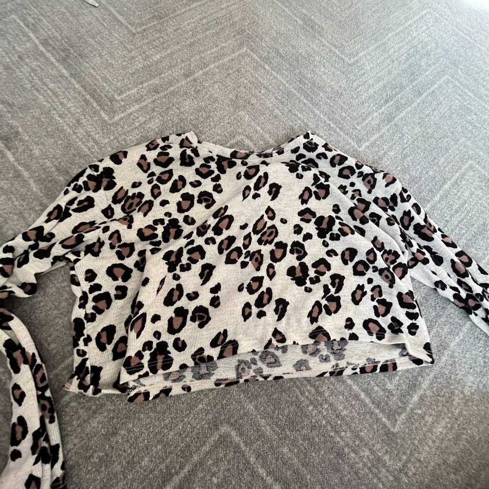 Cheetah print sweater~XS